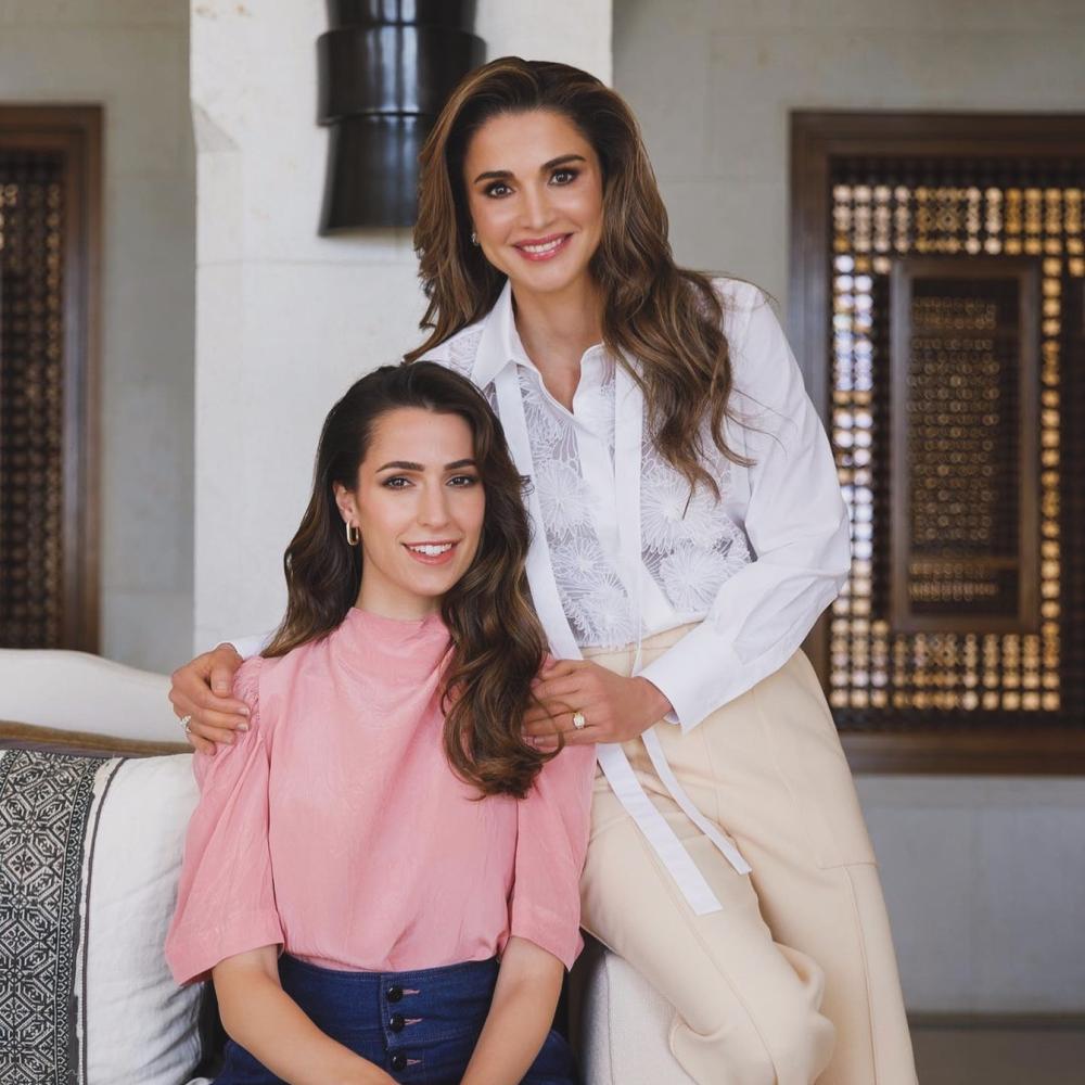 في يوم الأرض هكذا تُعيد الملكات والأميرات إحياء مجوهراتهن القديمة