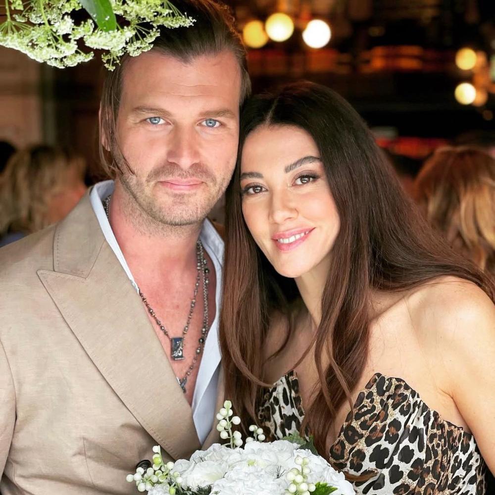  كيفانش تاتليتوغ وزوجته