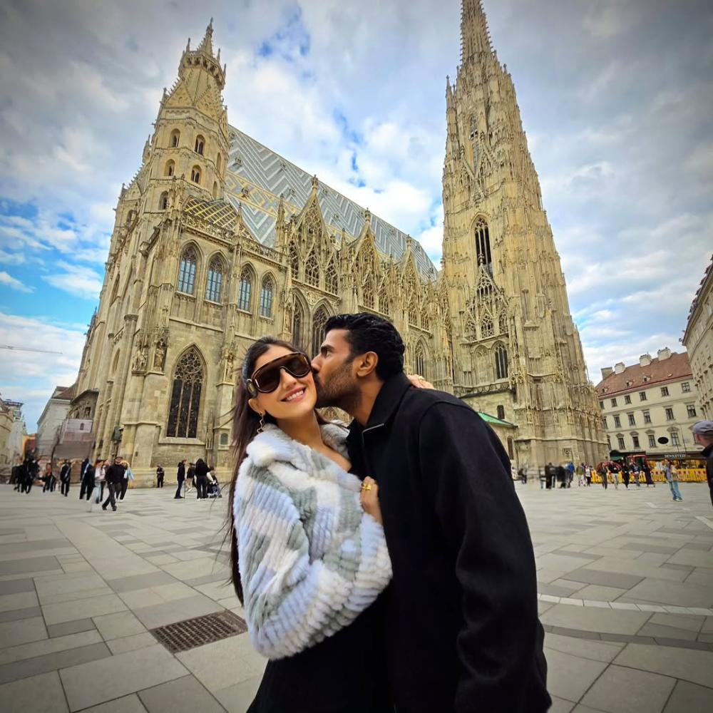 مي عمر ومحمد سامي في النمسا