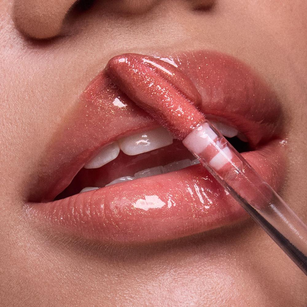 KIKO MILANO تحتفي بعقدٍ من اللمعان الأيقوني مع مجموعة 3D Hydra Xtreme Limited Edition Collection الجديدة