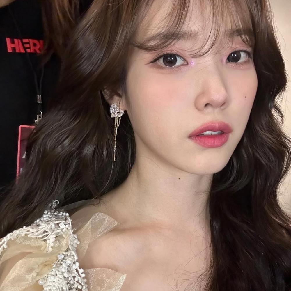 المغنية والممثلة الكورية الجنوبية آيو (IU)  صورة من انستغرامها