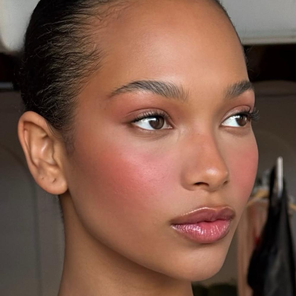 عارضة الأزياء cindy tomss صورة من انستغرامها