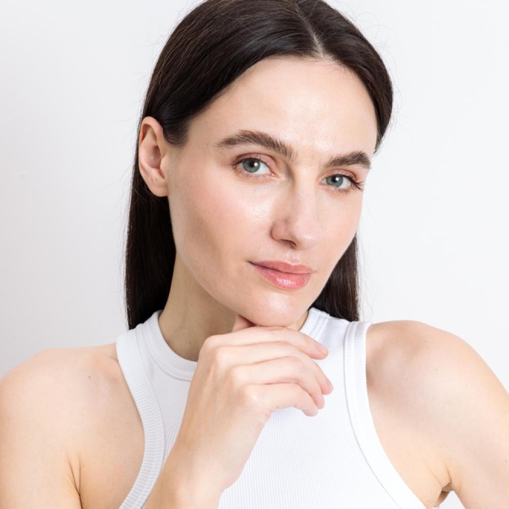 للبشرة المختلطة من الأفضل فقط تطبيق الزيت على المناطق الجافة