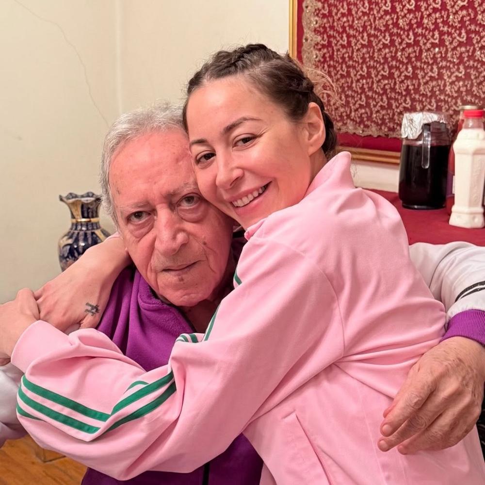 منة شلبي ووالدها الراحل