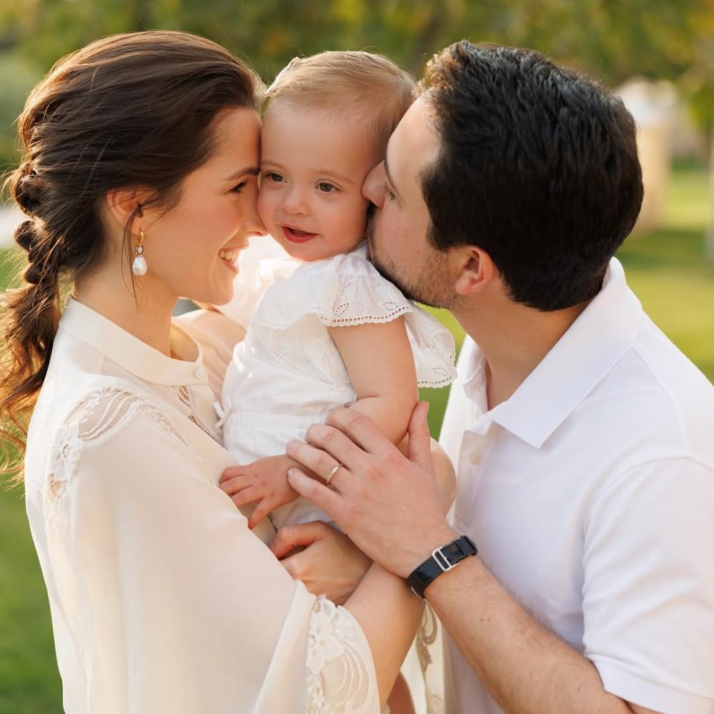 في عيد ميلاد الأميرة رجوة…نستعرض أسرار مكياجها وتسريحات شعرها التي تميّز إطلالاتها