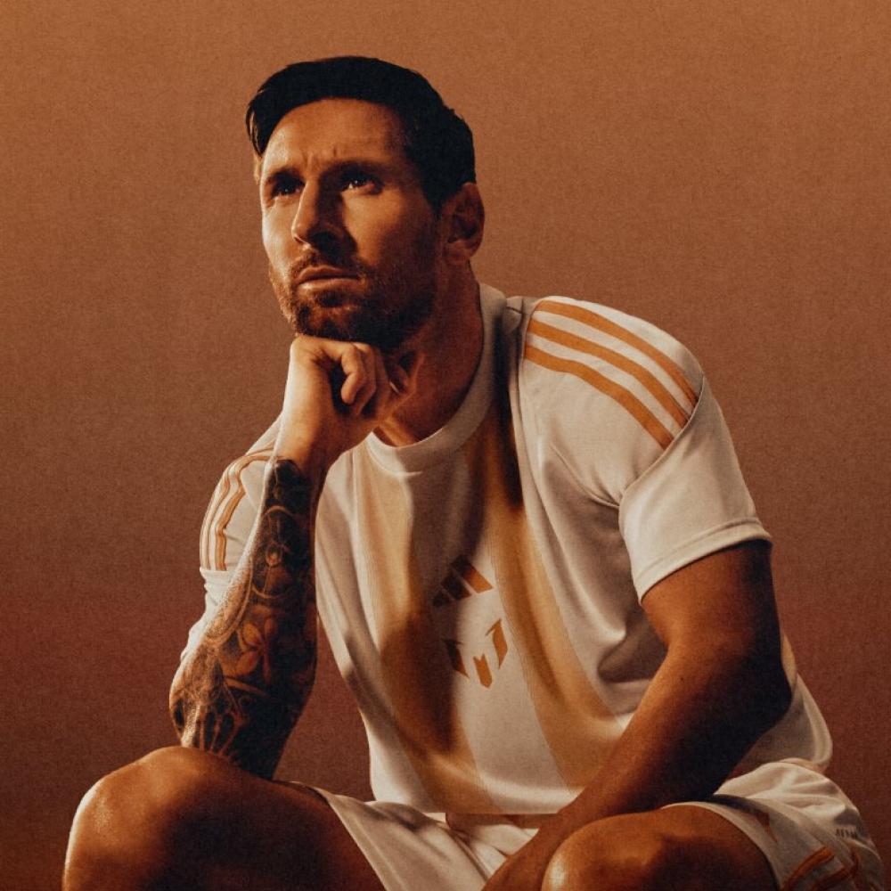 أديداس تقدم حذاء F50 MESSI HORA DORADA