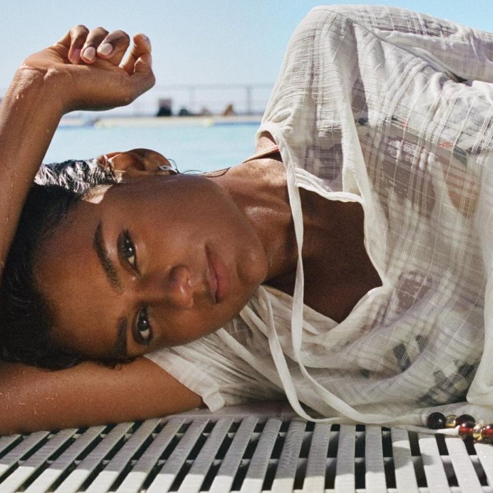 Burberry تكشف عن تشكيلتها من الأزياء الراقية لموسم صيف 2026