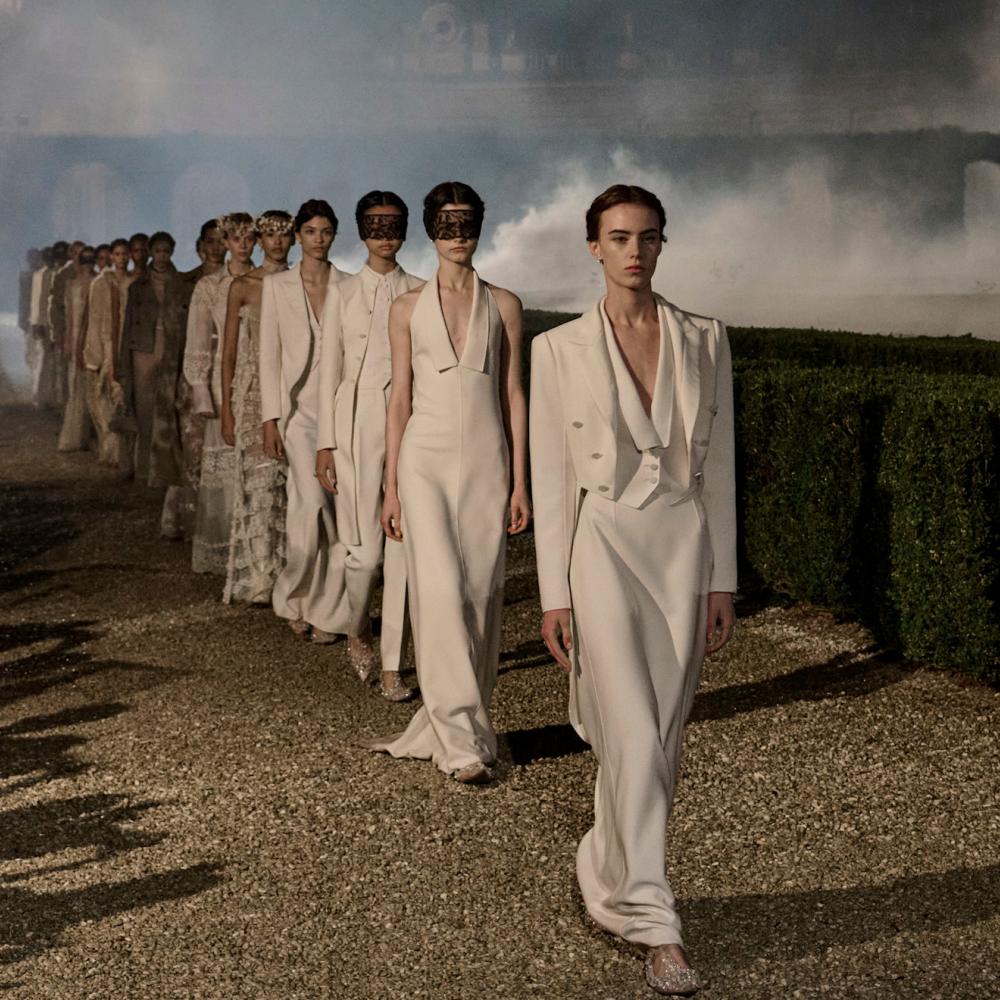 عروض أزياء كروز 2027... إليكِ القائمة الكاملة