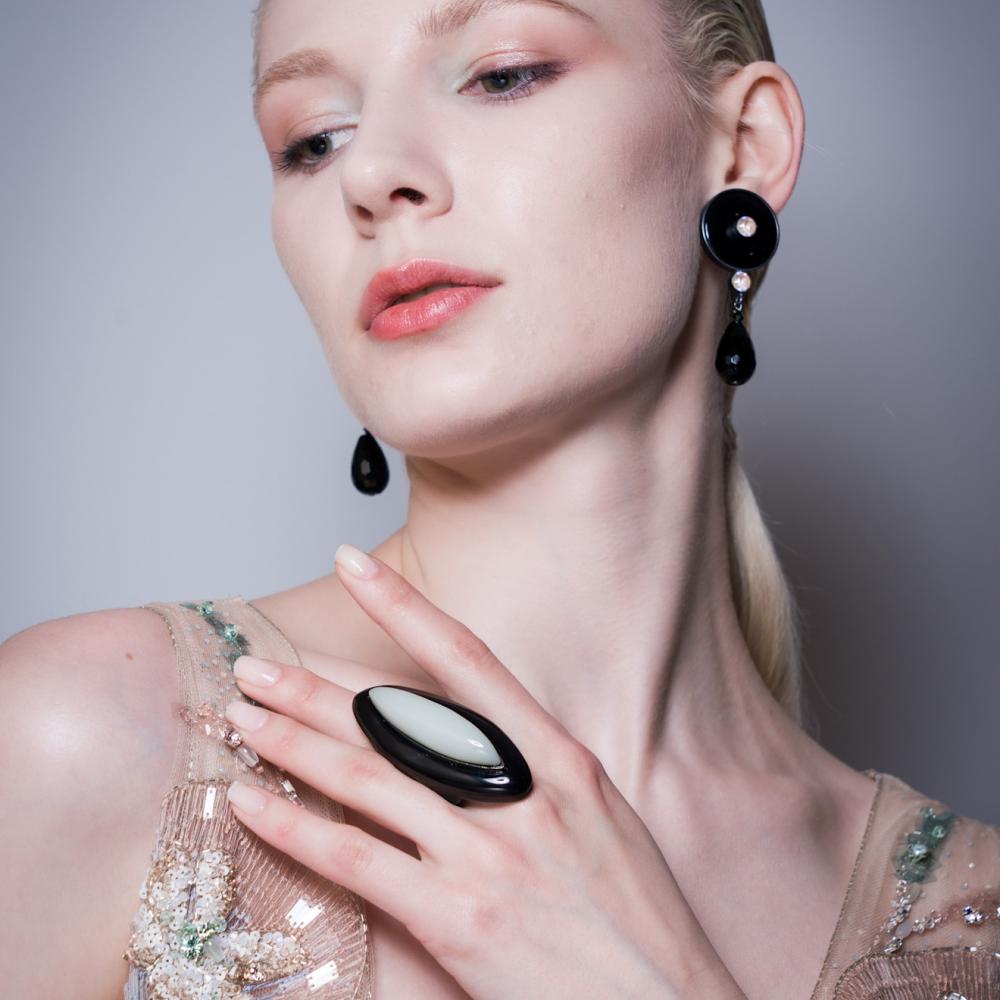 موضة أظافر الـ Whisper Nails لإبراز جمال يديك