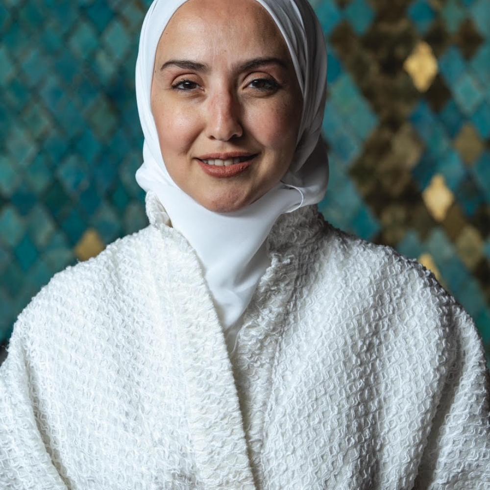 خاص لـ"هي": ليست مجرد حنين.. كيف تحول ميساء شلدان سعف النخيل والمعادن إلى ذاكرة حية؟