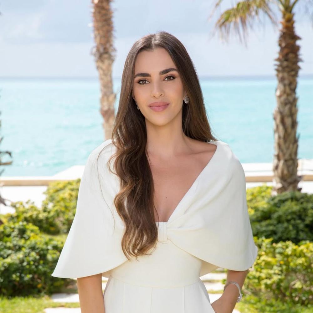 صيحات جمالية إعتمدتها زين قطامي بعد ولادة ابنها الأوّل