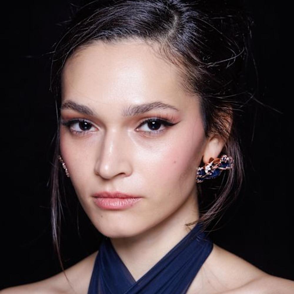 أفضل مستحضرات تجمع بين التجميل والعناية بالبشرة