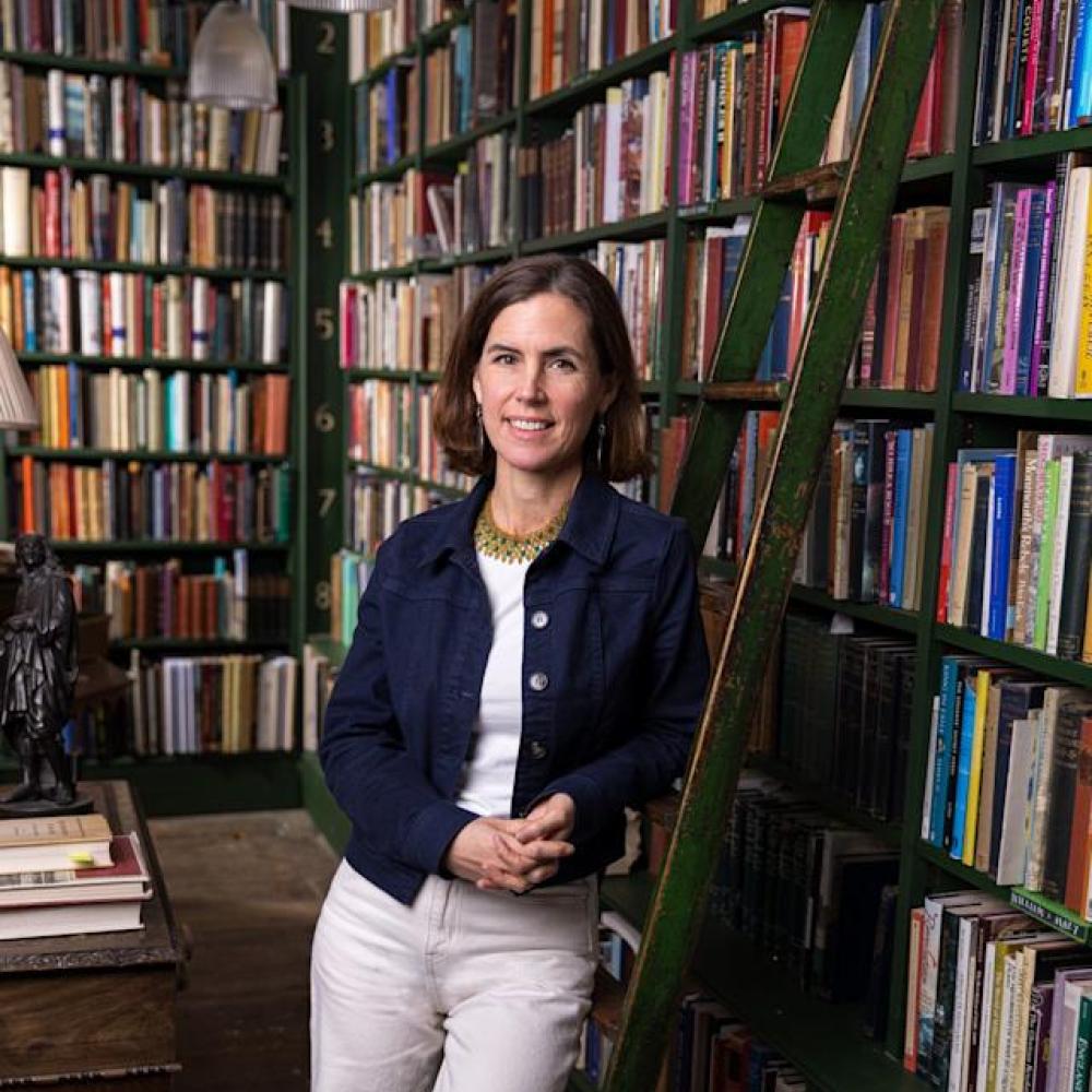 اختيار المؤرخة البريطانية آنا كاي كاتبة رسمية لسيرة الملكة إليزابيث الذاتية