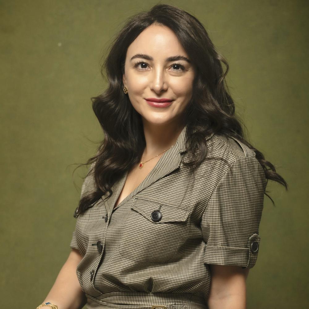 هيا البيطار، خبيرة القيادة والتحوّل الشخصي، ومدرّبة علم الوجود (الأنطولوجيا)، والمعالجة بالفن المقيمة في دبي