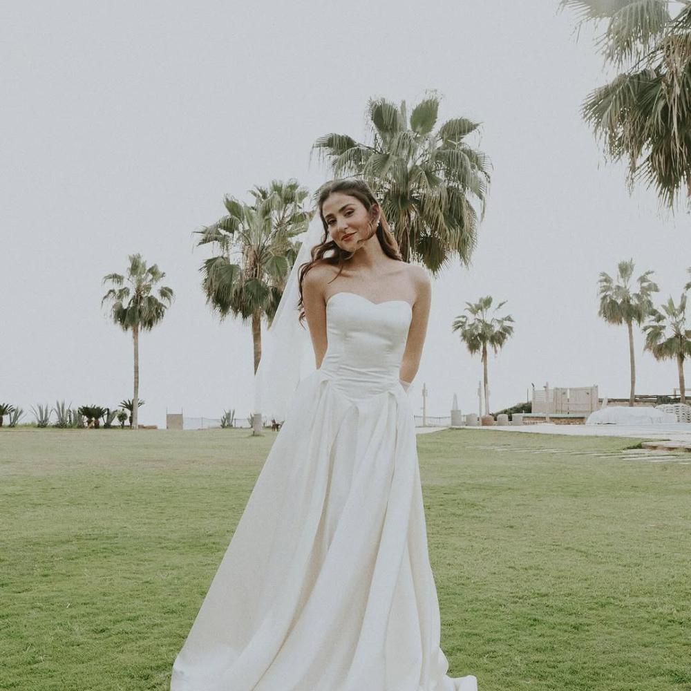 إطلالة عرائسية كلاسيكية لمارلين نعمان