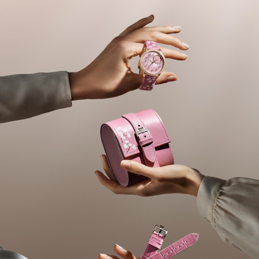 ساعة Égérie Moon Phase Spring Blossom من ڤاشرون كونستنتان
