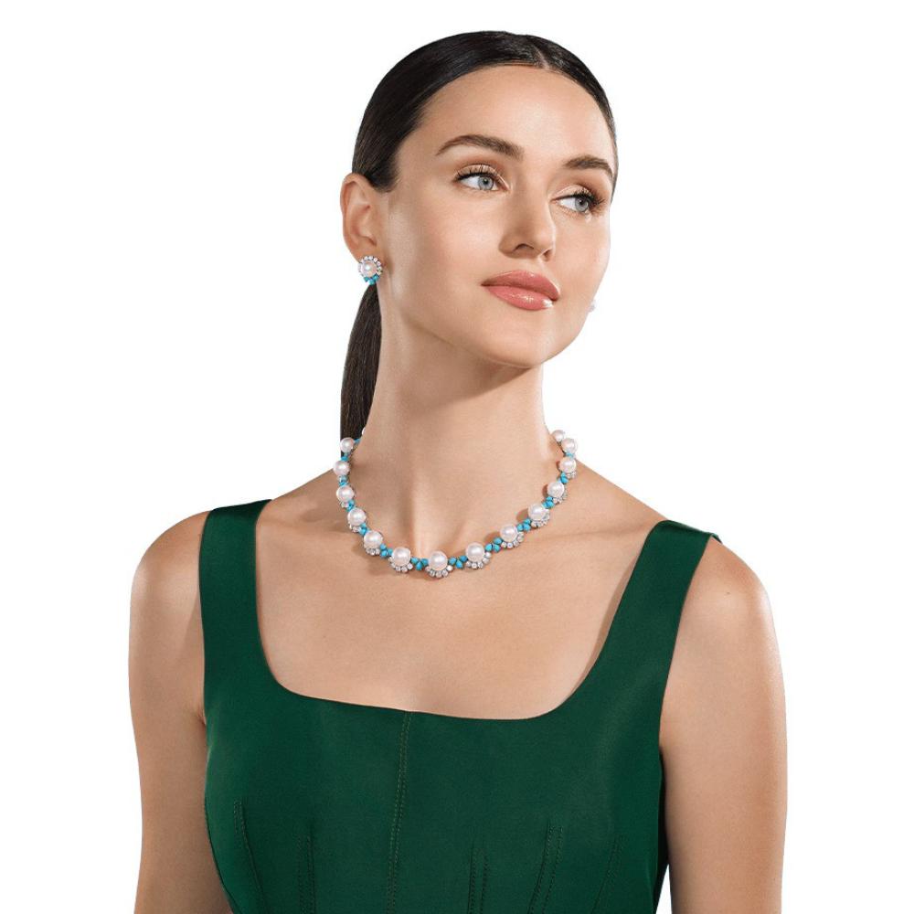 مجوهرات مرصعة بحجر الفيروز من  Harry Winston