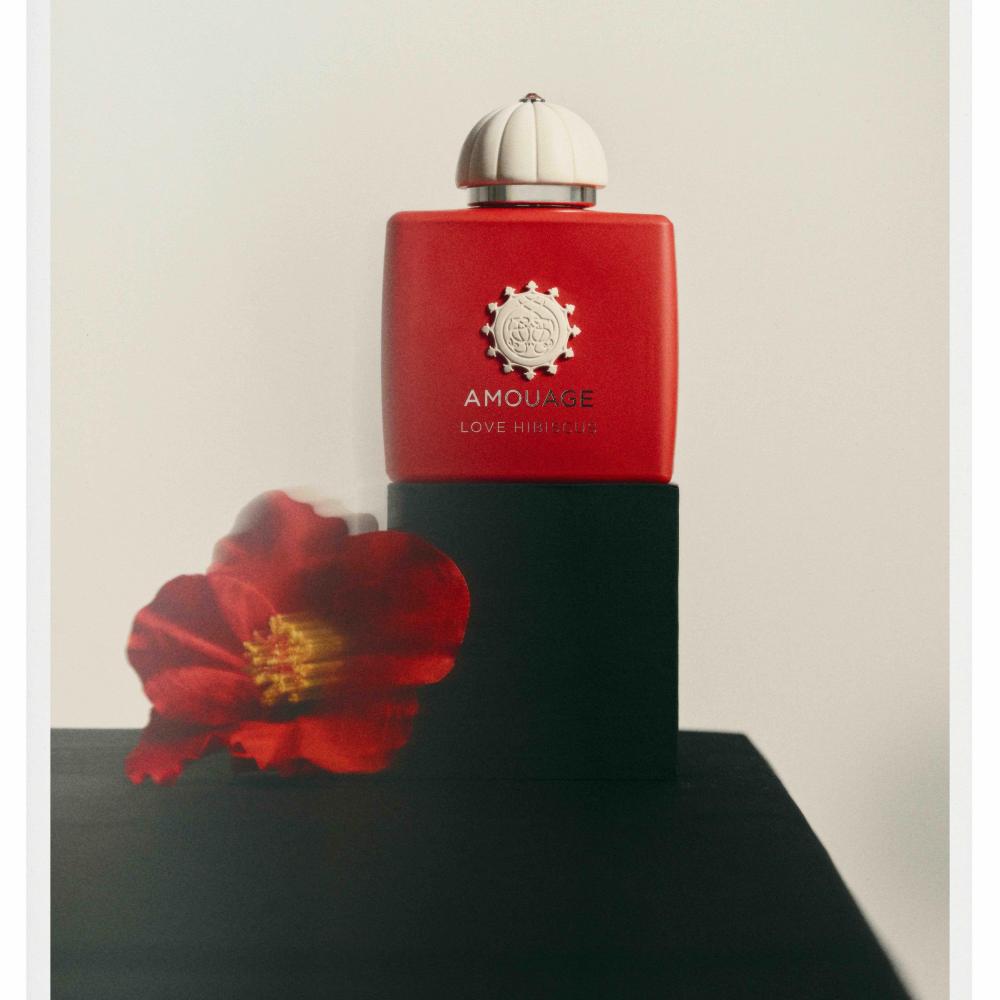 عطر لوف هيبيسكاس من علامة أمواج
