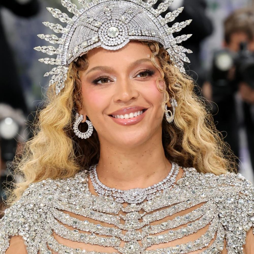 أبرز صيحات المكياج وتسريحات الشعر من حفل Met Gala 2026 للنجمات العالميات