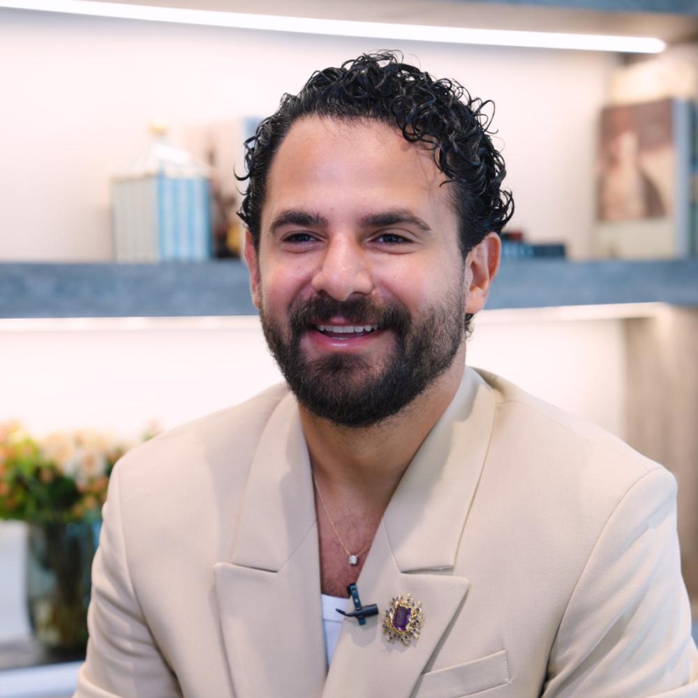 المصمم اللبناني إيليو أبو فيصل