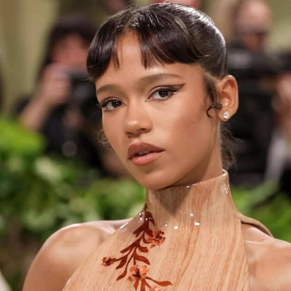 Taylor Russell النجمة العالمية.