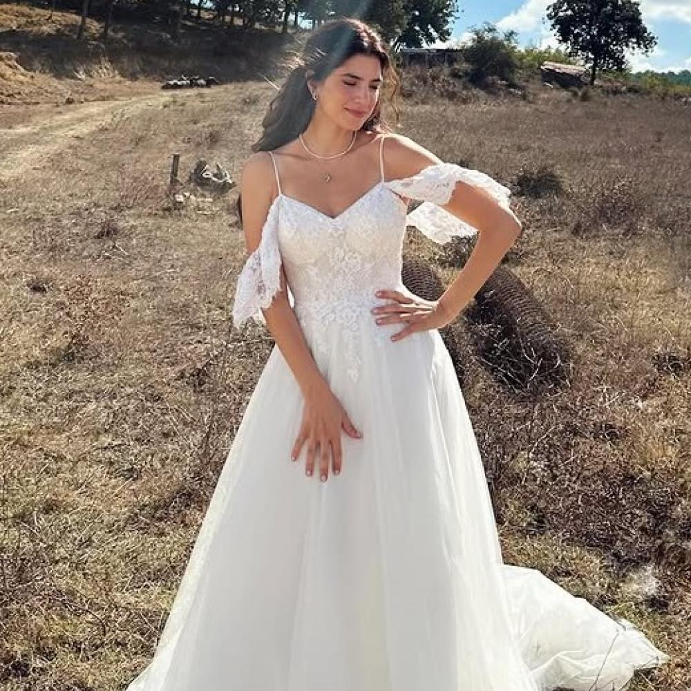 كارمن بصيبص بفستان زفاف حالم