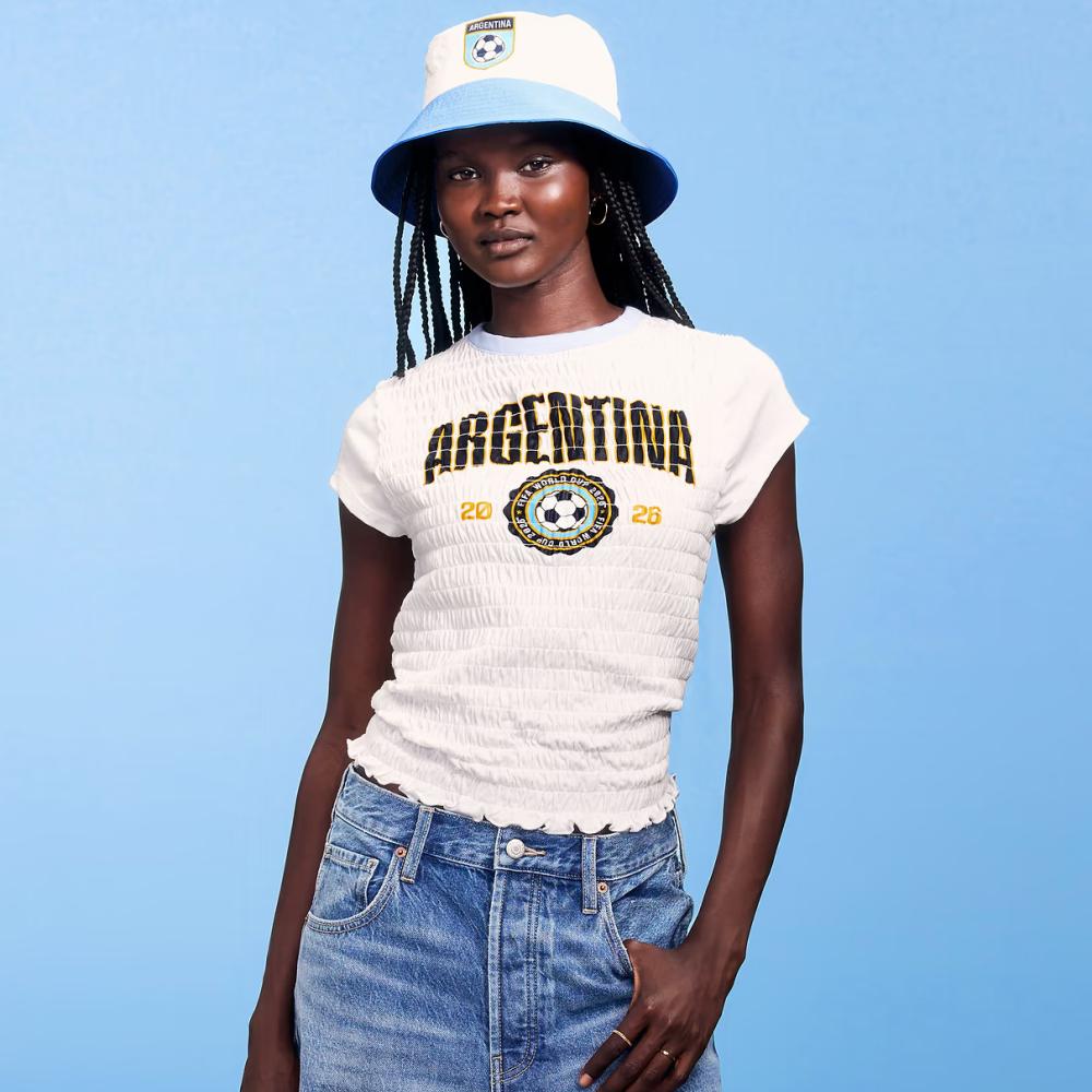 إطلالة بقميص رياضي من ‏Old Navy