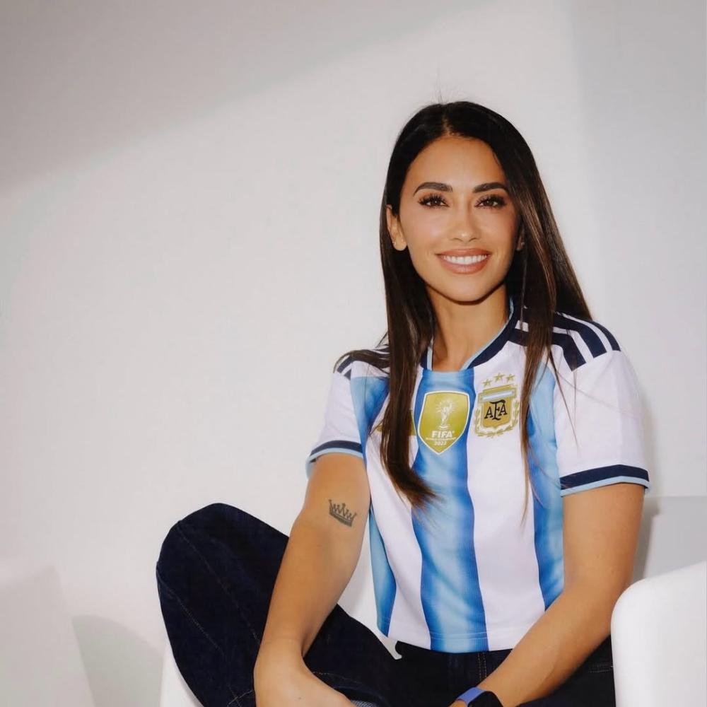 أنتونيلا روكوزو زوجة ليونيل ميسي الهداف التاريخي لكأس العالم