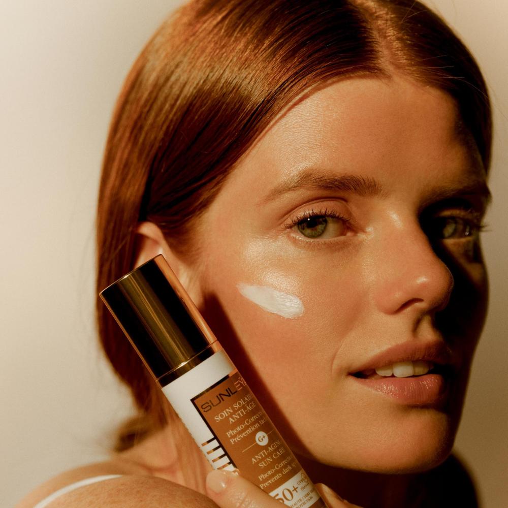  كريم حماية من الشمس Sunleÿa Anti-Aging Sun Care SPF 50+ من علامة سيسلي (Sisley)