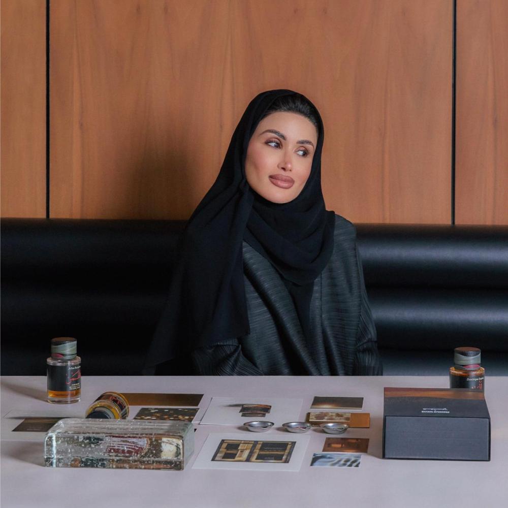 Éditions de Parfums Frédéric Malle تتعاون مع الفنانة الإماراتية ياسمين الملّا في لقاءٍ يجمع العطر بالفن المعاصر