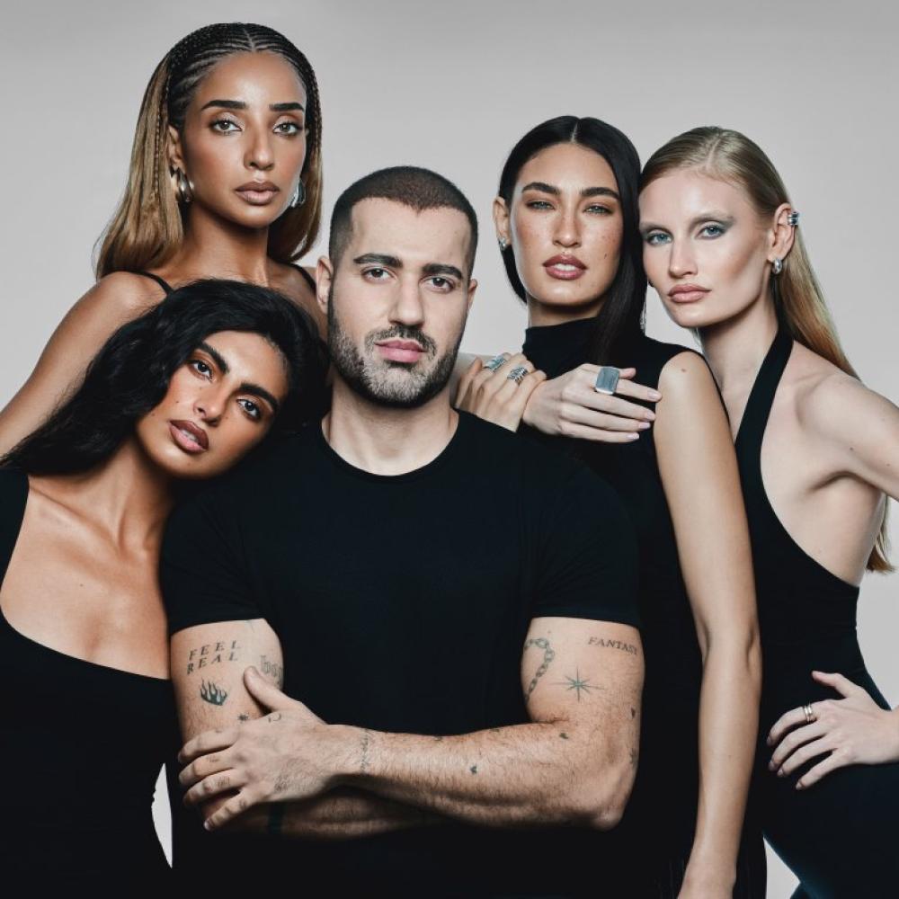 من Hindash Cosmetics .. اكتشفي منتجك المفضل الجديد لمزج الألوان