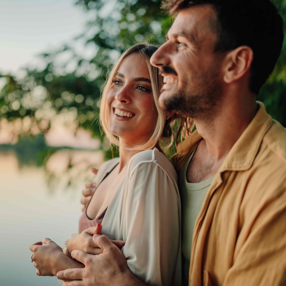 إشارات تدل أنه يخاف خسارتك رغم قوته الظاهرة