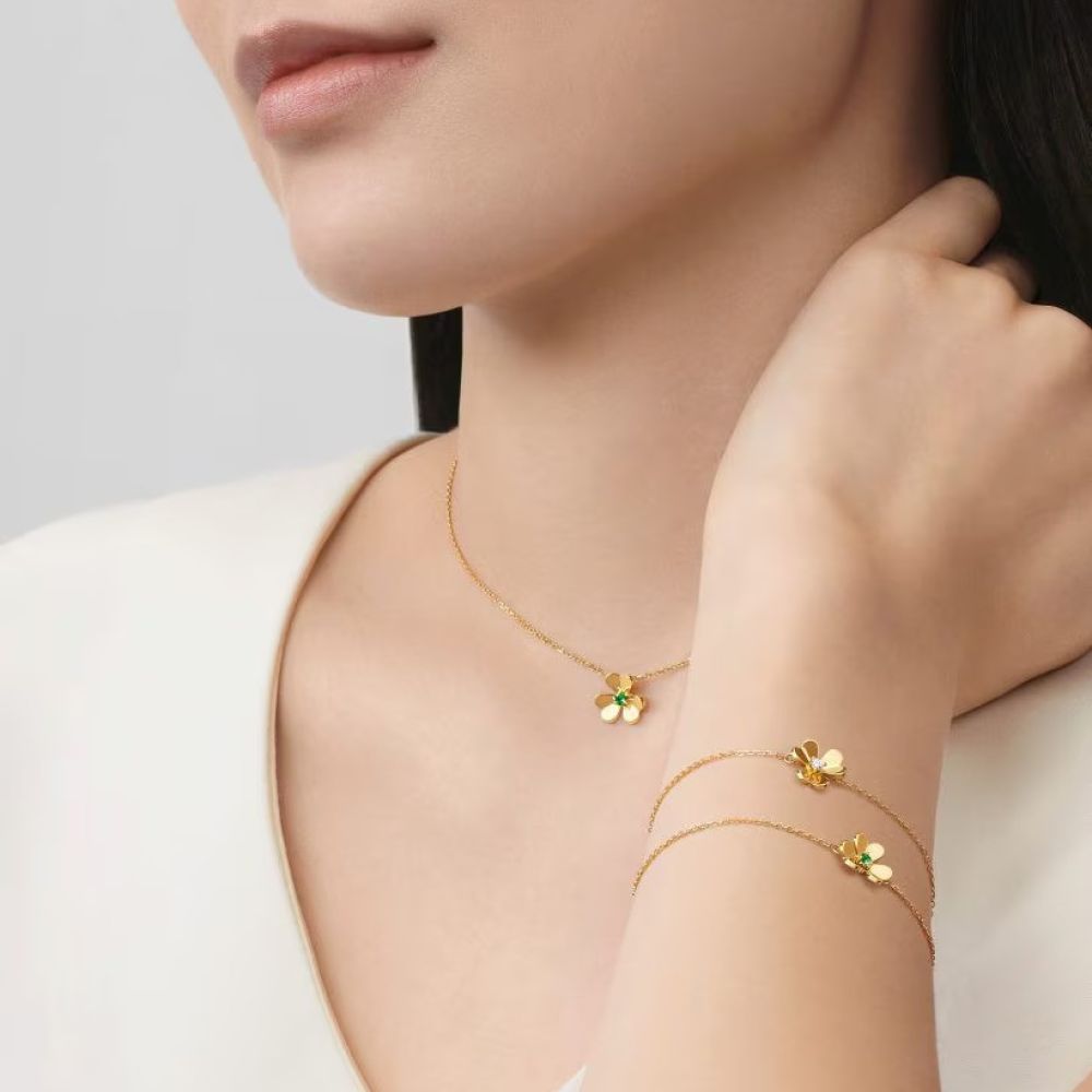 قلادة Frivole من Van Cleef & Arpels