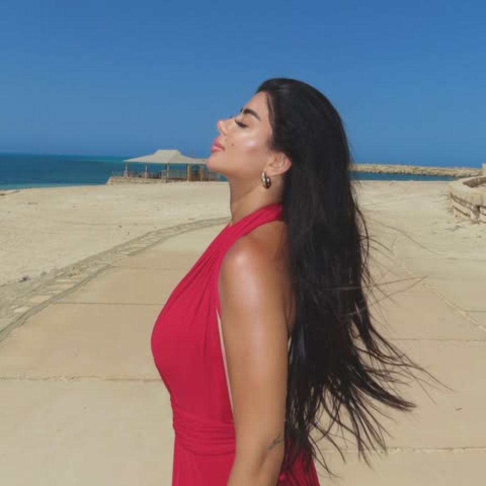 الفنانة كارولين عزمي  صورة من انستغرامها