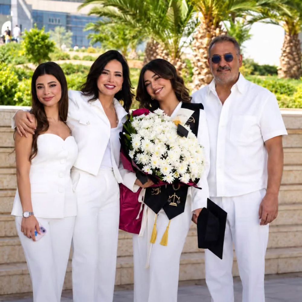 عائلة أمل عرفة وعبدالمنعم عمايري