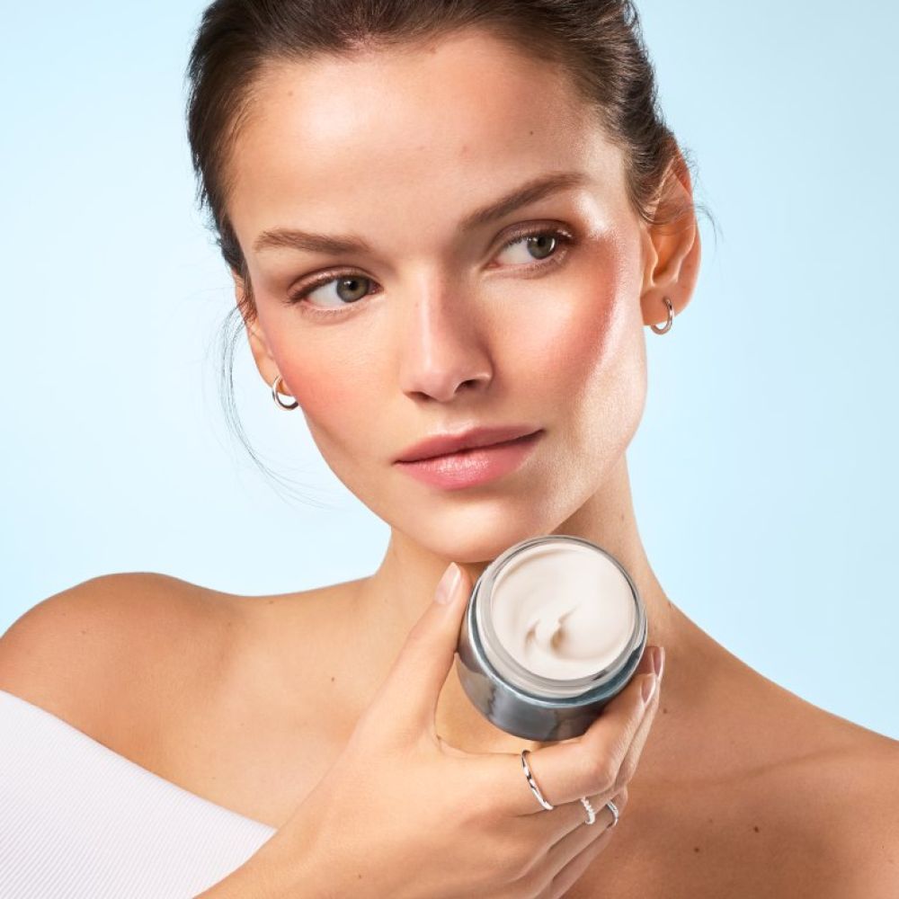   La Prairie تحتفي بجذورها السويسريّة مع إطلاق مجموعة Swiss Pristine الجديدة  