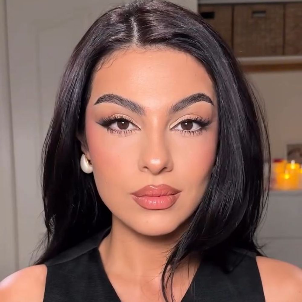 مكياج العيون المبطنة خطوة بخطوة مع الميكآب ارتست رونزا بيور لعينين مرفوعتين .. بالفيديو
