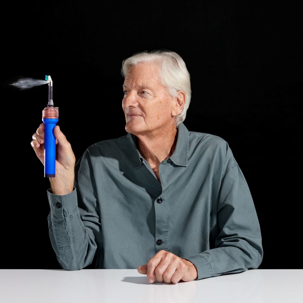 جيمس دايسون يكشف لـ"هي" أسرار الابتكار وراء Dyson CameraJet™