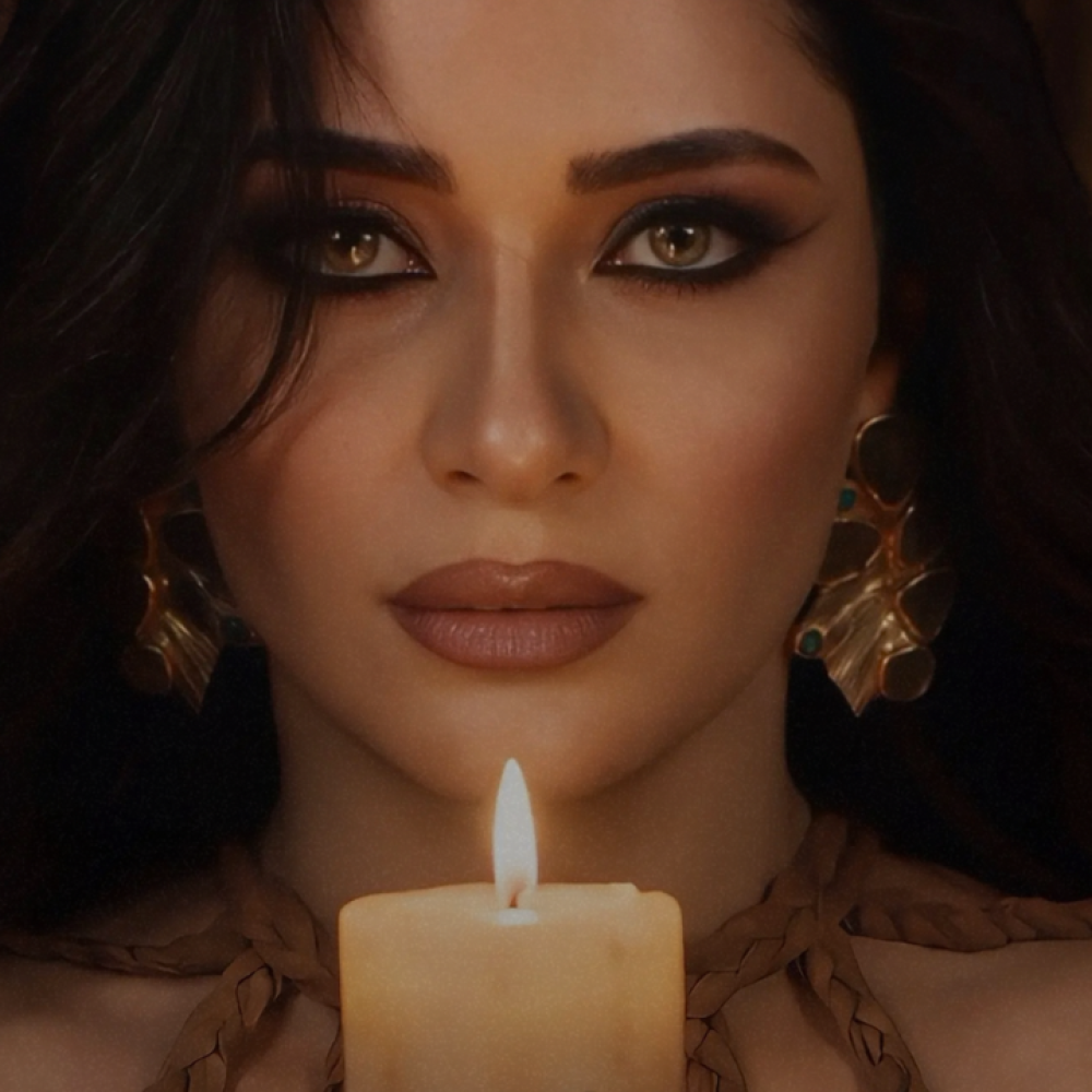 روزا تطرح فيديو كليب أتكحل عليك 