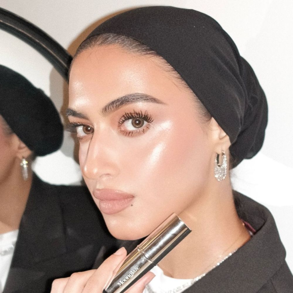  خبيرة المكياج السعودية يارا النملة