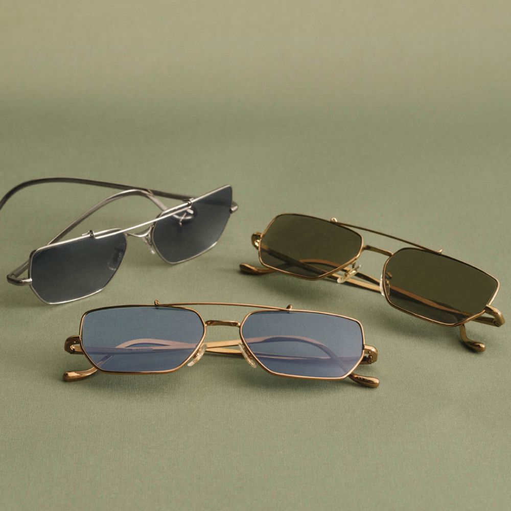 JIL SANDER تطلق مجموعتها الثانية من النظارات الشمسية بالتعاون مع OLIVER PEOPLES