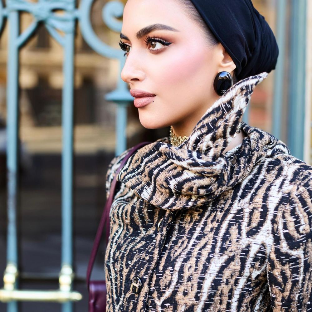 "هي" مع يارا وجود النملة في يومهما مع شانيل قبل عرض ربيع وصيف 2027