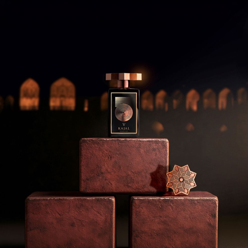 Kajal V"  ينضم إلى بوابة Kajal Immersive Scent Society المخصصة لعشاق العطور النادرة