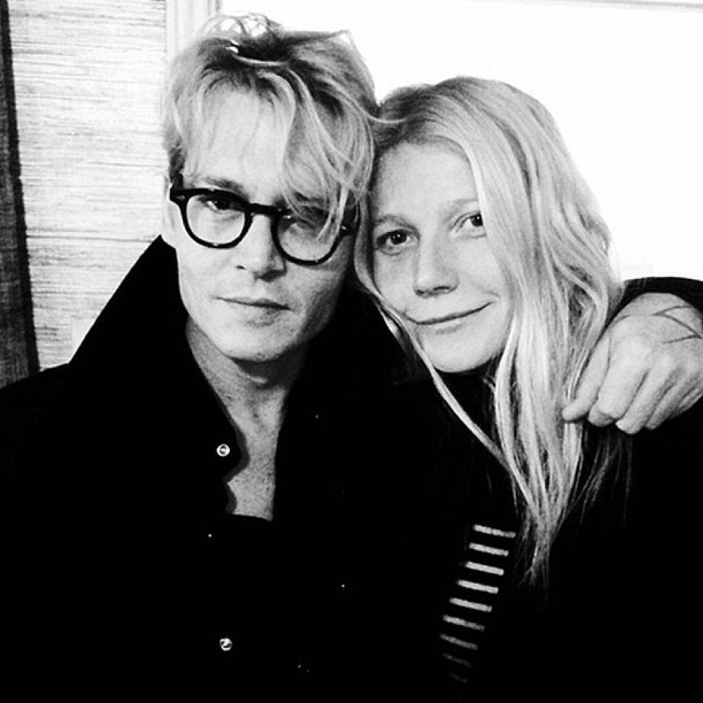 غوينيث بالترو بدون مكياج بجانب جوني ديب .. هل تعجبكِ؟