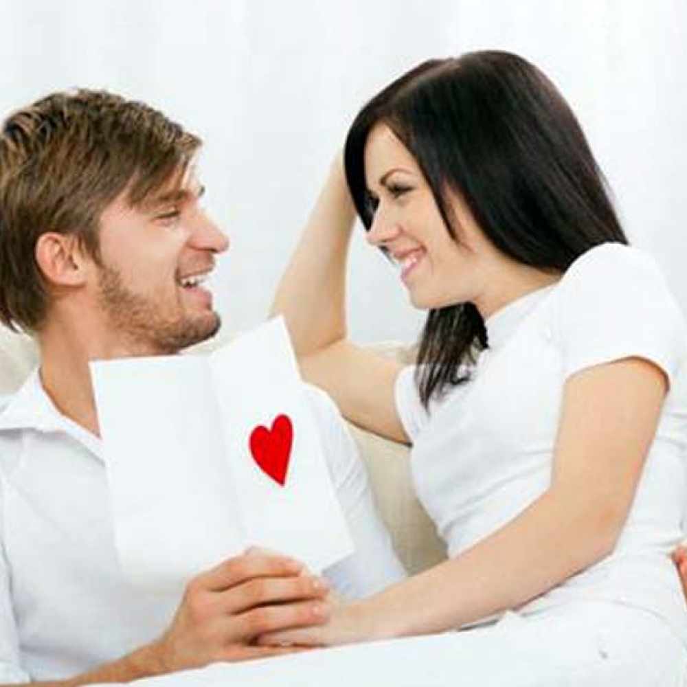 4 عبارات يحب الزوج سماعها من زوجته