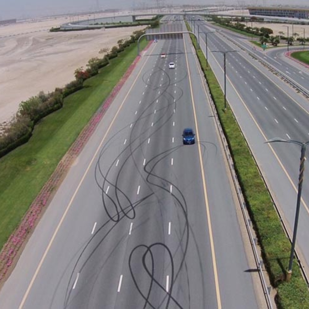 "تفحيط" يكلف إماراتياً 500 ألف درهم