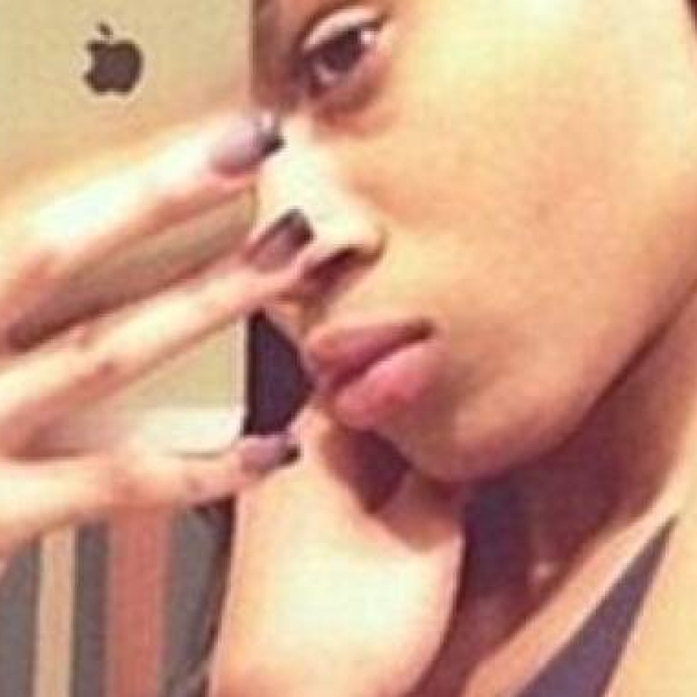 عقوبة فتاة حاولت الرقص على باب سيارة متحركة