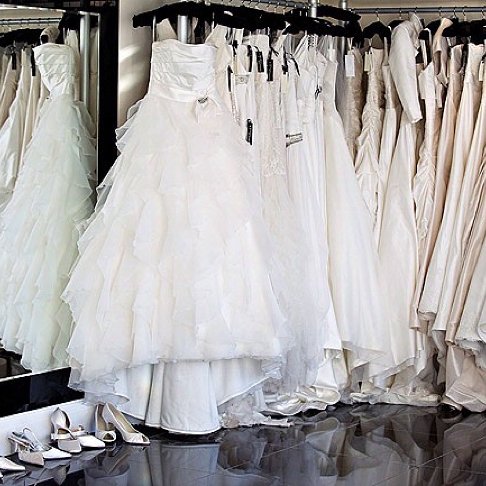 100 فستان زفاف لجمعية خيرية