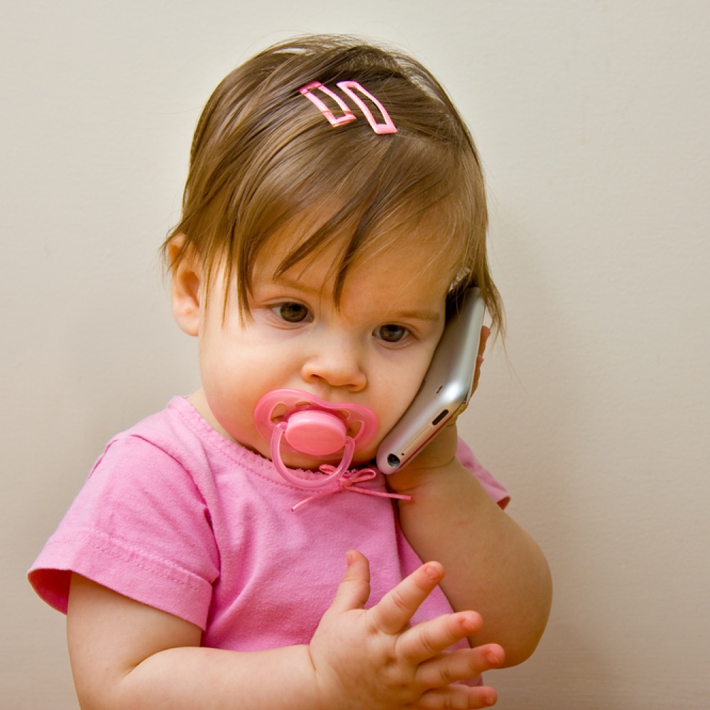 طفلة رضيعة تتصل بالطوارئ 15 مرة