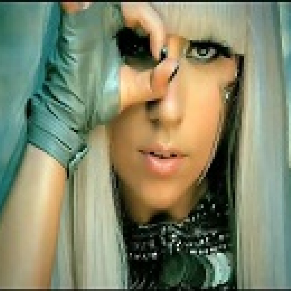 جاجا تتعلم لغة الإشارة لتتواصل مع معجبيها الصم